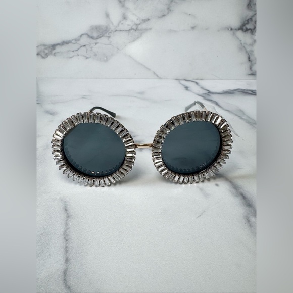 Mincl Accessories - NEW Glam Rhinestone Round Festival Sunglasses